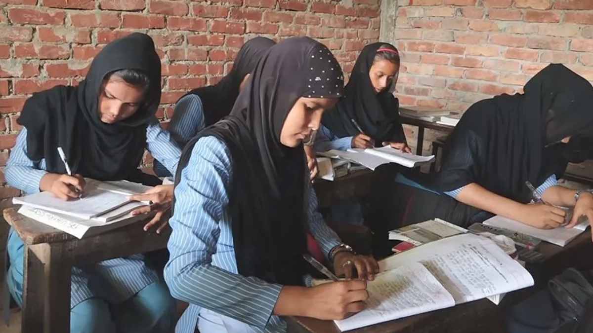 मुस्लिम समुदायका बालबालिकामा संस्कृत मोह